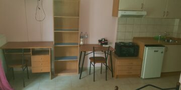 Κοζάνη: Νοικιάζεται γκαρσονιέρα- studio πλήρως επιπλωμένη. Φωτογραφίες