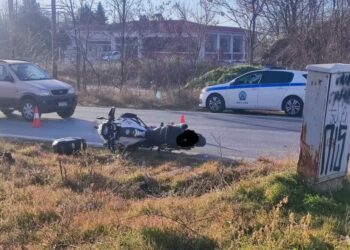 Ώρα 08:15: Σοβαρό ατύχημα με ΙΧ και μηχανή στον κόμβο Κοζάνης προς Σέρβια – Φωτογραφίες και βίντεο