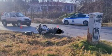 Ώρα 08:15: Σοβαρό ατύχημα με ΙΧ και μηχανή στον κόμβο Κοζάνης προς Σέρβια – Φωτογραφίες και βίντεο