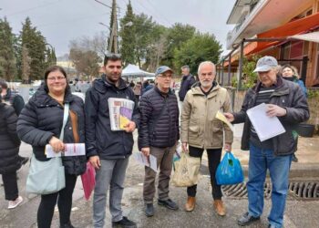 ΚΚΕ: Περιοδεία στην λαϊκή αγορά της Κοζάνης