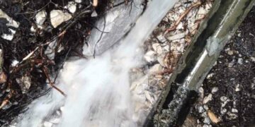 Σιάτιστα: Αποκαταστάθηκε βλάβη στο δίκτυο Μπούρινου. Φωτογραφίες