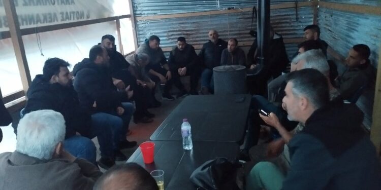 Περιοδεία του ΚΚΕ στα μπλόκα των αγροτών της Δυτικής Μακεδονίας