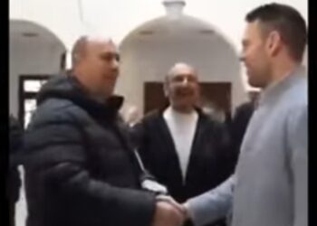 Κώστας Δούβλος σε Κασσελάκη. Τον Τσίπρα τον έλεγα Τσε Γκεβάρα, εσένα πως; Στε και βάρα απάντησε ο πρόεδρος του ΣΥΡΙΖΑ.  Βίντεο