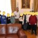 Οι μικροί δημοσιογράφοι του 12ου Δημοτικού Σχολείου στον Δήμαρχο Κοζάνης
