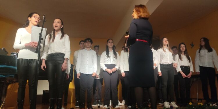 Το Μουσικό Σχολείο Σιάτιστας “Κωνσταντίνος και Ελένη Παπανικολάου” τίμησε τη γυναίκα