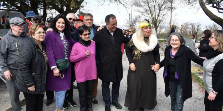 Η Ελληνική Λέσχη Αυτοκινούμενων Τροχόσπιτων στην Αποκριά της Κοζάνης (Βίντεο+Φωτογραφίες)