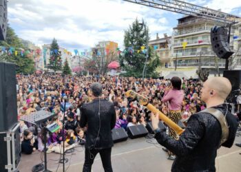 Τς Απουκράς Μαν’τάρα: Ξεσήκωσε τα Γρεβενά ο Τόνι Σφίνος – video