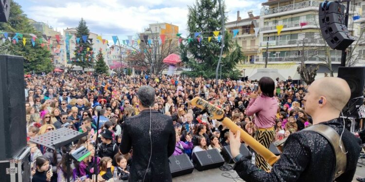 Τς Απουκράς Μαν’τάρα: Ξεσήκωσε τα Γρεβενά ο Τόνι Σφίνος – video