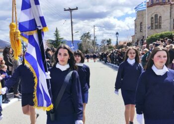 Σιάτιστα: Η παρέλαση της 25ης Μαρτίου.  Βίντεο