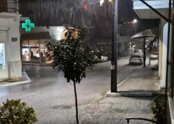 Τσοτύλι: Άσπρισε ο τόπος από το χαλάζι.  Βίντεο