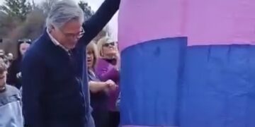 Ζευκλής: Γεμίσαμε με ευχές τα αερόστατα και τα στειλαμε ψηλά. Βίντεο