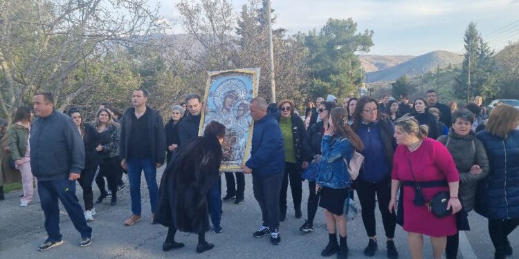 Σιάτιστα: Η Ενορία του Αγίου Νικολάου υποδέχθηκε της Εικόνα της Παναγίας Ελεούσας Μικροκάστρου. Βίντεο και φωτογραφίες