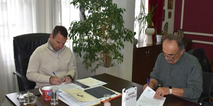 Ένα ακόμα σημαντικό έργο ξεκινάει στον Δήμο Καστοριάς-Υπεγράφη η σύμβαση για την κατασκευή υδατοδεξαμενής στο Βίτσι