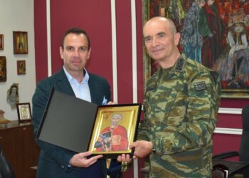 Συνάντηση του Δημάρχου Καστοριάς Γιάννη Κορεντσίδη με τον Αρχηγό του ΓΕΣ Γεώργιο Κωστίδη