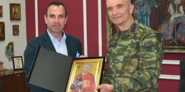 Συνάντηση του Δημάρχου Καστοριάς Γιάννη Κορεντσίδη με τον Αρχηγό του ΓΕΣ Γεώργιο Κωστίδη