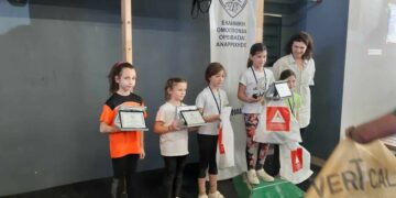 Τιμητική πλακέτα στη Μαρία Ζάβαλη- Συμμετοχή του Ορειβατικού Συλλόγου Σιάτιστας στο 32ο Κύπελο Boulder