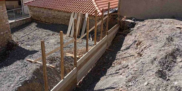 Σιάτιστα: Δημιουργείται πάρκινγκ δίπλα στην πλατεία Γεράνειας. Φωτογραφίες