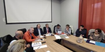 Σύσκεψη για την κατασκευή της οδού πρόσβασης στη νέα Μεθοριακή Διάβαση Λαιμού Πρεσπών παρουσία του Περιφερειάρχη Δυτικής Μακεδονίας Γιώργου Αμανατίδη