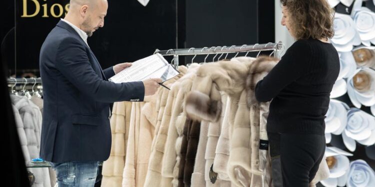 H 49η Διεθνής Έκθεση Γούνας Καστοριάς ξεπέρασε κάθε προσδοκία, υπογραμμίζοντας το ρόλο της στον κλάδο παγκοσμίως