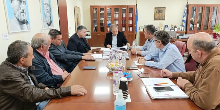 Περιφέρεια Δυτικής Μακεδονίας:: Υπογραφή Σύμβασης για τη συντήρηση του πολιτιστικού κέντρου Ευξείνου Λέσχης Κοζάνης