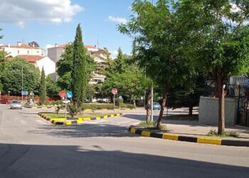 Εργασίες συντήρησης και ευπρεπισμού κόμβων και νησίδων από τον Δήμο Κοζάνης