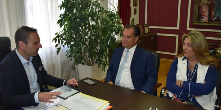 Επίσκεψη του Υπουργού Υγείας Άδωνι Γεωργιάδη στον Δήμαρχο Καστοριάς Γιάννη Κορεντσίδη