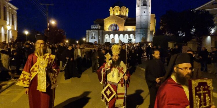 Σιάτιστα: Η περιφορά του Επιτάφιου.  Βίντεο