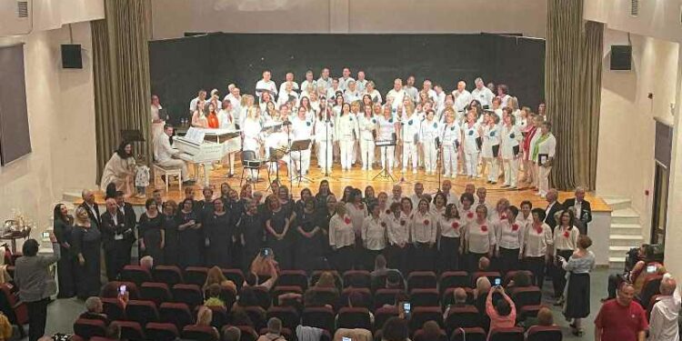 Με μεγάλη επιτυχία ολοκληρώθηκε η Συνάντηση Χορωδιών στο Πολιτιστικό Κέντρο Σερβίων