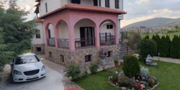 Σιάτιστα: Πωλείται τριώροφη μονοκατοικία