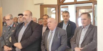 Στις θρησκευτικές εκδηλώσεις στον Ι.Ν Αγίας Γλυκερίας στη Βάρη για τη διάσωση των Γρεβενών από τον καταστροφικό σεισμό του 1995, ο Δήμαρχος Γρεβενών