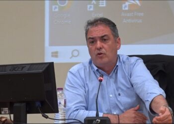 «Με την παρούσα Δημοτική Αρχή, Δήμος και τοπικές κοινωνίες συζητάνε πλέον μαζί για το θέμα των φωτοβολταϊκών» – Η τοποθέτηση του Δημάρχου Κοζάνης Γιάννη Κοκκαλιάρη στο Δημοτικό Συμβούλιο (Βίντεο)