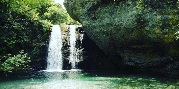 Διάσχιση στο φαράγγι του Ενιπέα από τον Ορειβατικό Σύλλογο Σιάτιστας