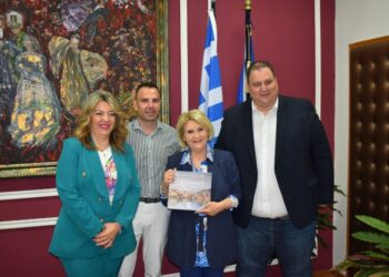 Επίσκεψη της Υφυπουργού Μετανάστευσης & Ασύλου Σοφίας Βούλτεψη στον Δήμαρχο Καστοριάς Γιάννη Κορεντσίδη
