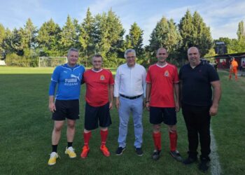 Νεάπολη: Οι Αστυνομία κέρδισε την Πυροσβεστική 5-2 στον φιλανθρωπικό αγώνα.  Βίντεο