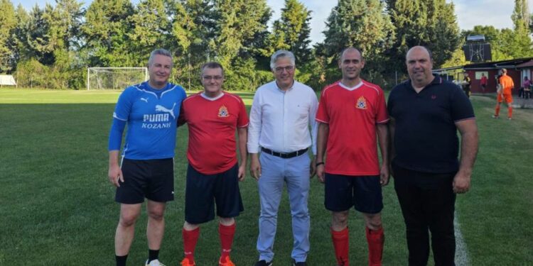 Νεάπολη: Οι Αστυνομία κέρδισε την Πυροσβεστική 5-2 στον φιλανθρωπικό αγώνα. Βίντεο