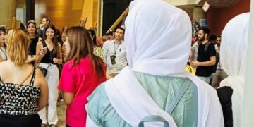 Η Δομή Πενταλόφου στις «Προσφυγικές Ιστορίες» στο Δημαρχείο Θεσσαλονίκης: Μια Ιδιαίτερη Έκθεση Έργων Τέχνης