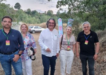 Fiesta Voio: Ο Χρήστος Ζευκλής ξεναγεί τον Δήμαρχο Σερβίων Χρήστο Ελευθερίου