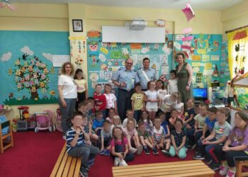 Συνεχίζονται και τους θερινούς μήνες οι ενημερωτικές διαλέξεις του Τμήματος Τροχαίας Γρεβενών σε μαθητές των Κέντρων Δημιουργικής Απασχόλησης και Παιδικών Σταθμών