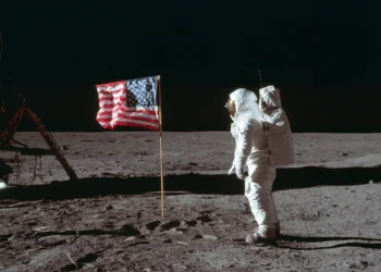Σαν σήμερα 20 Ιουλίου, Ο άνθρωπος πατάει στο φεγγάρι – 5 θεωρίες συνωμοσίας καταρρίπτονται