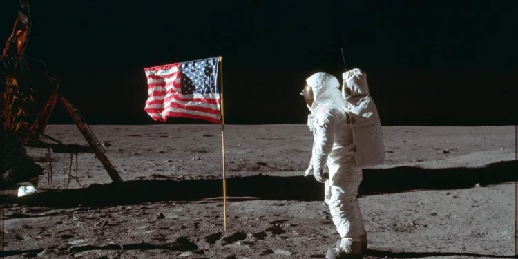 Σαν σήμερα 20 Ιουλίου, Ο άνθρωπος πατάει στο φεγγάρι – 5 θεωρίες συνωμοσίας καταρρίπτονται