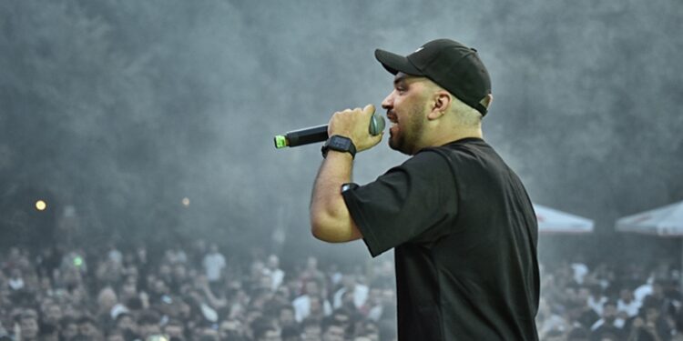 Επιτυχημένη Τρίτη Ημέρα της Fiesta Voio: Μια Δυναμική Νύχτα Μουσικής και Μεγάλης Προσέλευσης