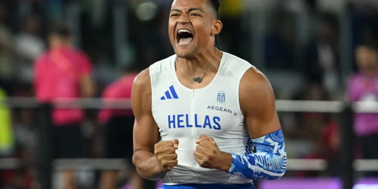 Έγραψε ιστορία ο Εμμανουήλ Καραλής: Πέρασε τα 6 μέτρα συντρίβοντας το πανελλήνιο ρεκόρ – Δείτε το απίστευτο άλμα