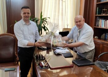 Τον Δήμαρχο Αθηναίων και υποψήφιο Πρόεδρο του ΠΑΣΟΚ, Χάρη Δούκα, υποδέχτηκε ο Κυριάκος Ταταρίδης