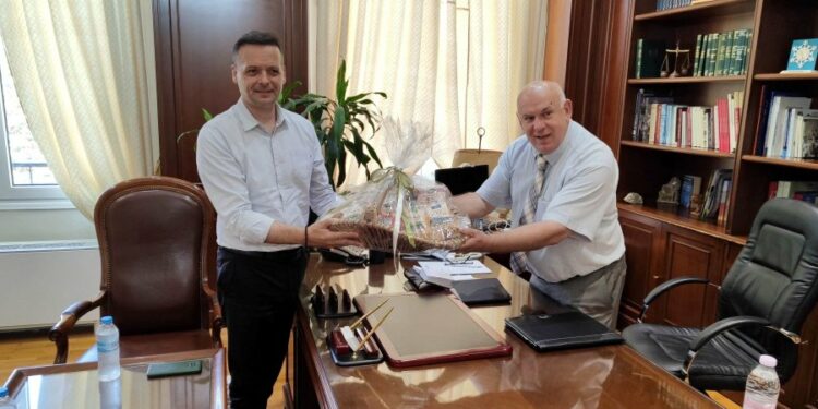 Τον Δήμαρχο Αθηναίων και υποψήφιο Πρόεδρο του ΠΑΣΟΚ, Χάρη Δούκα, υποδέχτηκε ο Κυριάκος Ταταρίδης