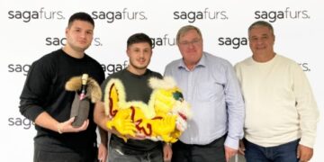 Saga Furs: Το Top Lot των θηλυκών White Velvet mink αγοράστηκε από τον Γιώργο Γκόγκο της Abel Furs Dubai