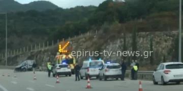 Νεκρή μια 52χρονη σε τροχαίο στην Εγνατία Οδό – Σώθηκε ο 20χρονος γιος της. Βίντεο