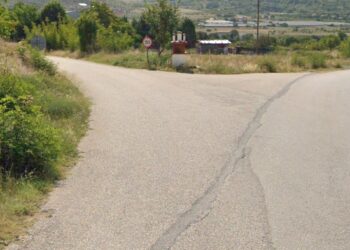 Σιάτιστα: Τροχαίο στο δρόμο προς Μπάρα, στη διασταύρωση προς Άγιο Αχίλλειο