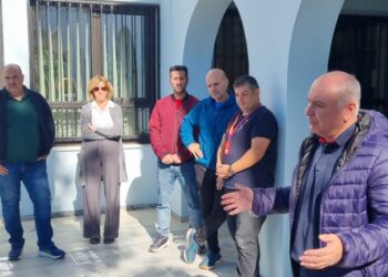 Σιάτιστα: Απινιδωτής στο Γυμνάσιο- Λύκειο Γεώργιος Παπαγεωργίου.  Βίντεο και φωτογραφίες