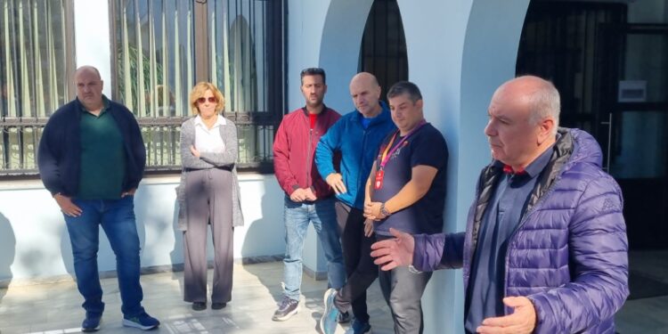 Σιάτιστα: Απινιδωτής στο Γυμνάσιο- Λύκειο Γεώργιος Παπαγεωργίου.  Βίντεο και φωτογραφίες