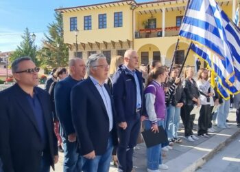 Σιάτιστα: Η κατάθεση στεφάνων από τα σχολεία.  Βίντεο και φωτογραφίες